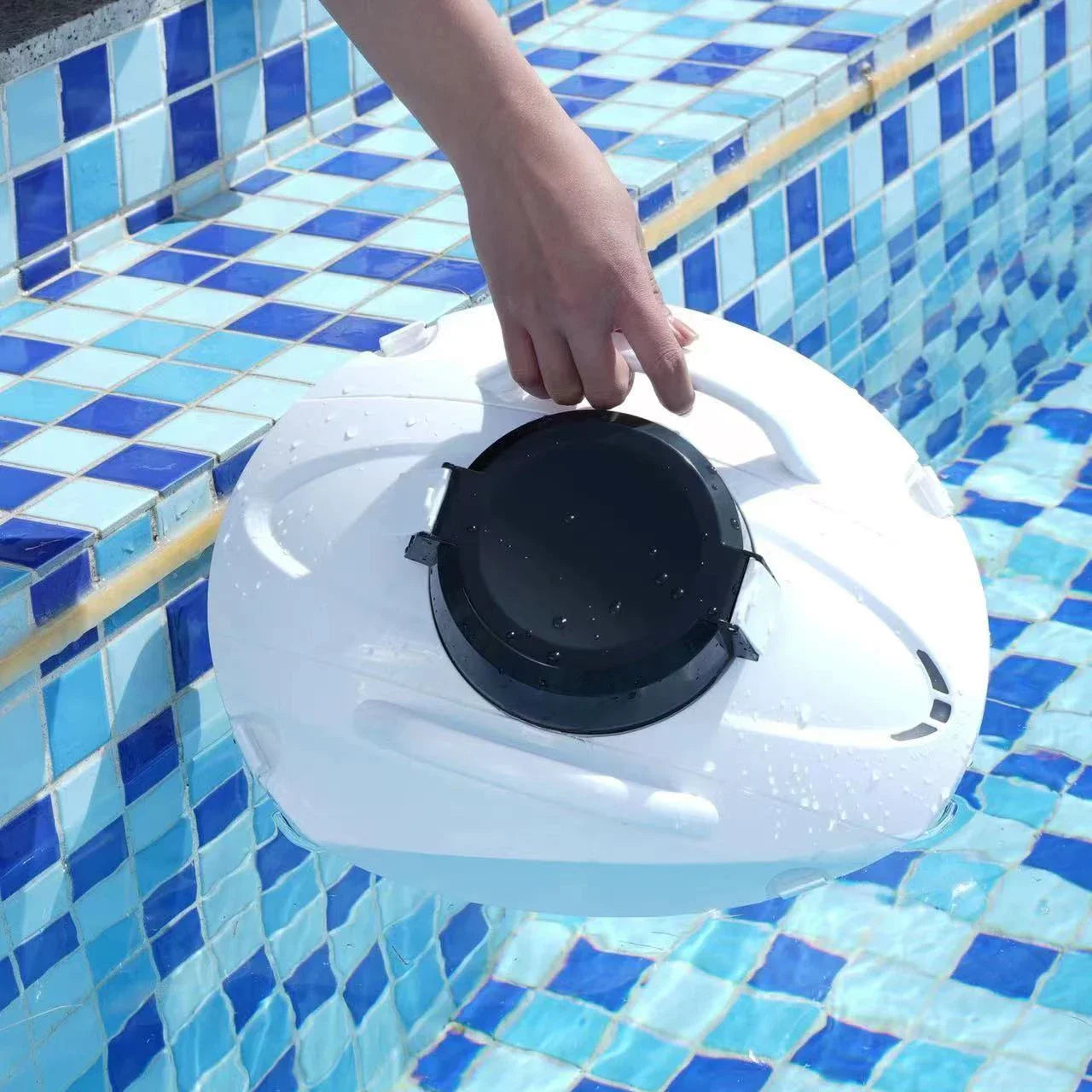 Robot aspiradora automatico para piscina